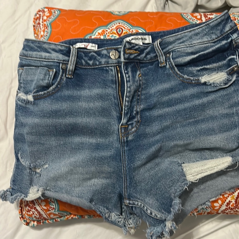 Vigors Jean shorts